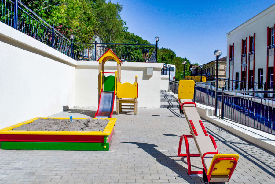 Детская площадка в санатории «Плаза» в Железноводске - фотография